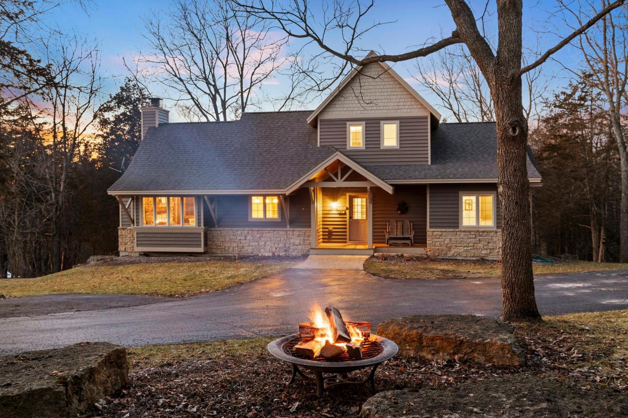The Lodge, 'North Woods' Style, Boutique Galena Getaway! エクステリア 写真