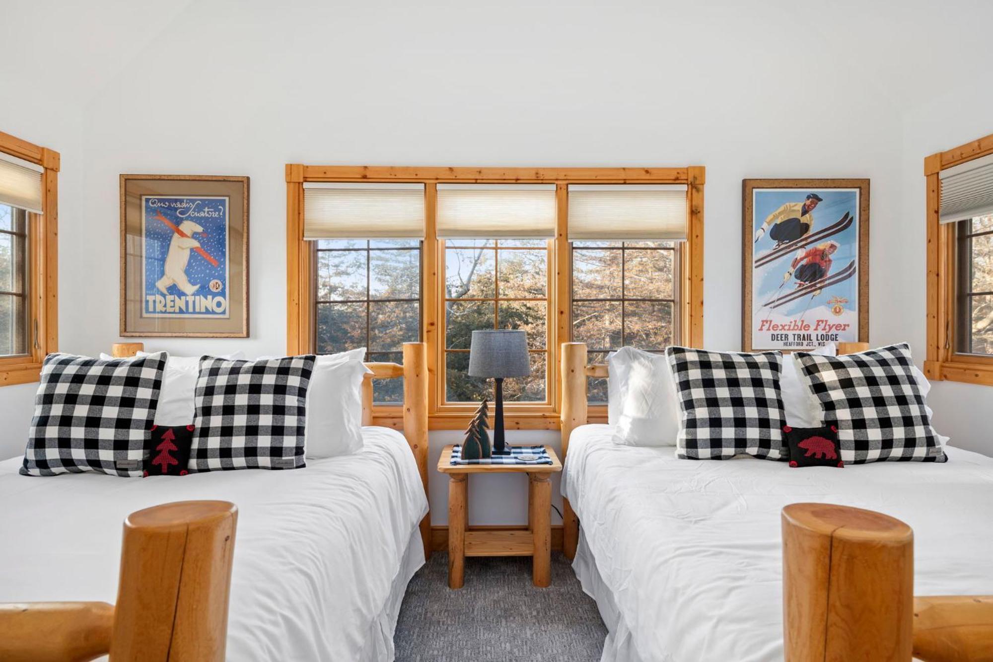 The Lodge, 'North Woods' Style, Boutique Galena Getaway! エクステリア 写真