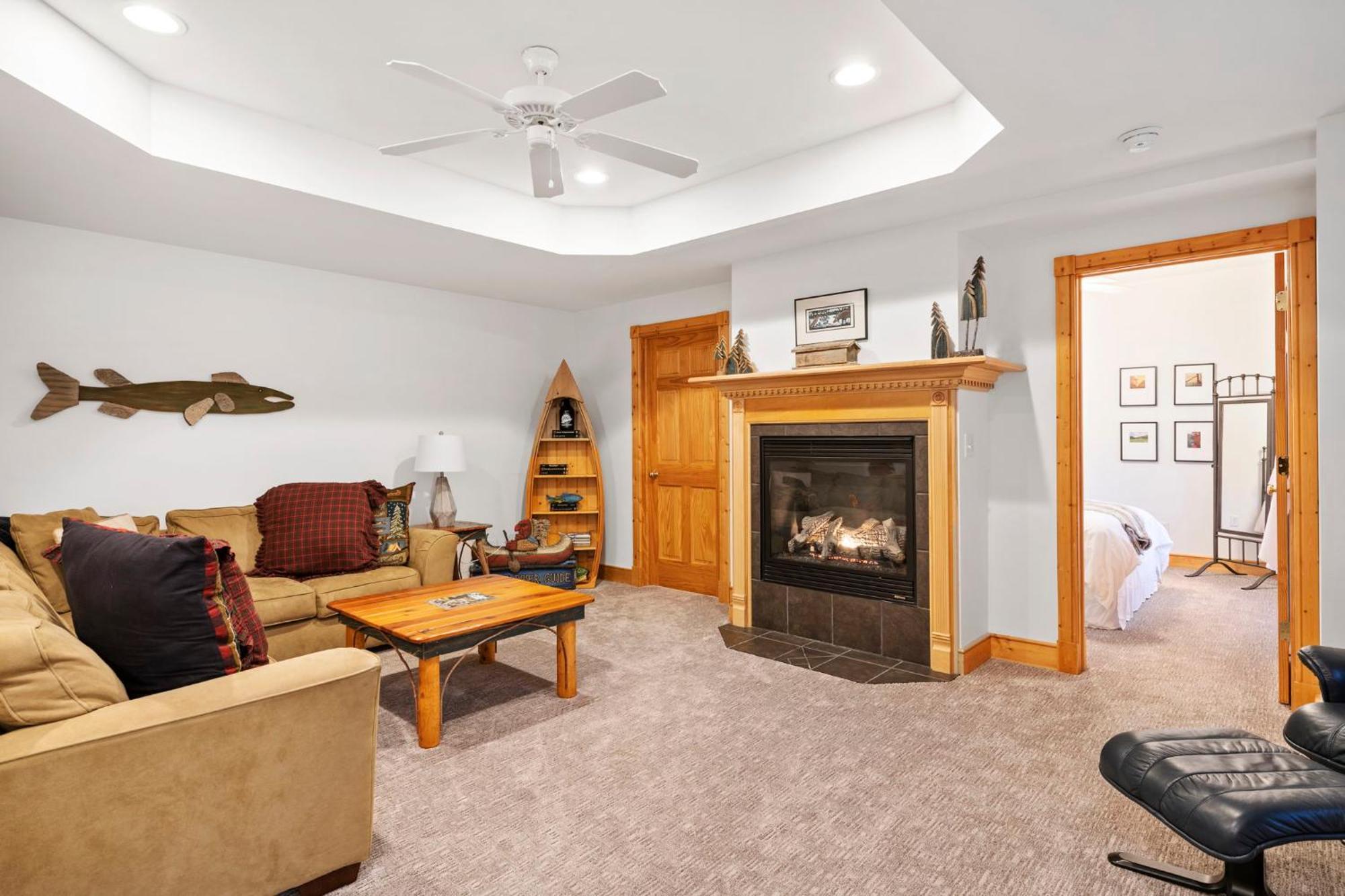 The Lodge, 'North Woods' Style, Boutique Galena Getaway! エクステリア 写真