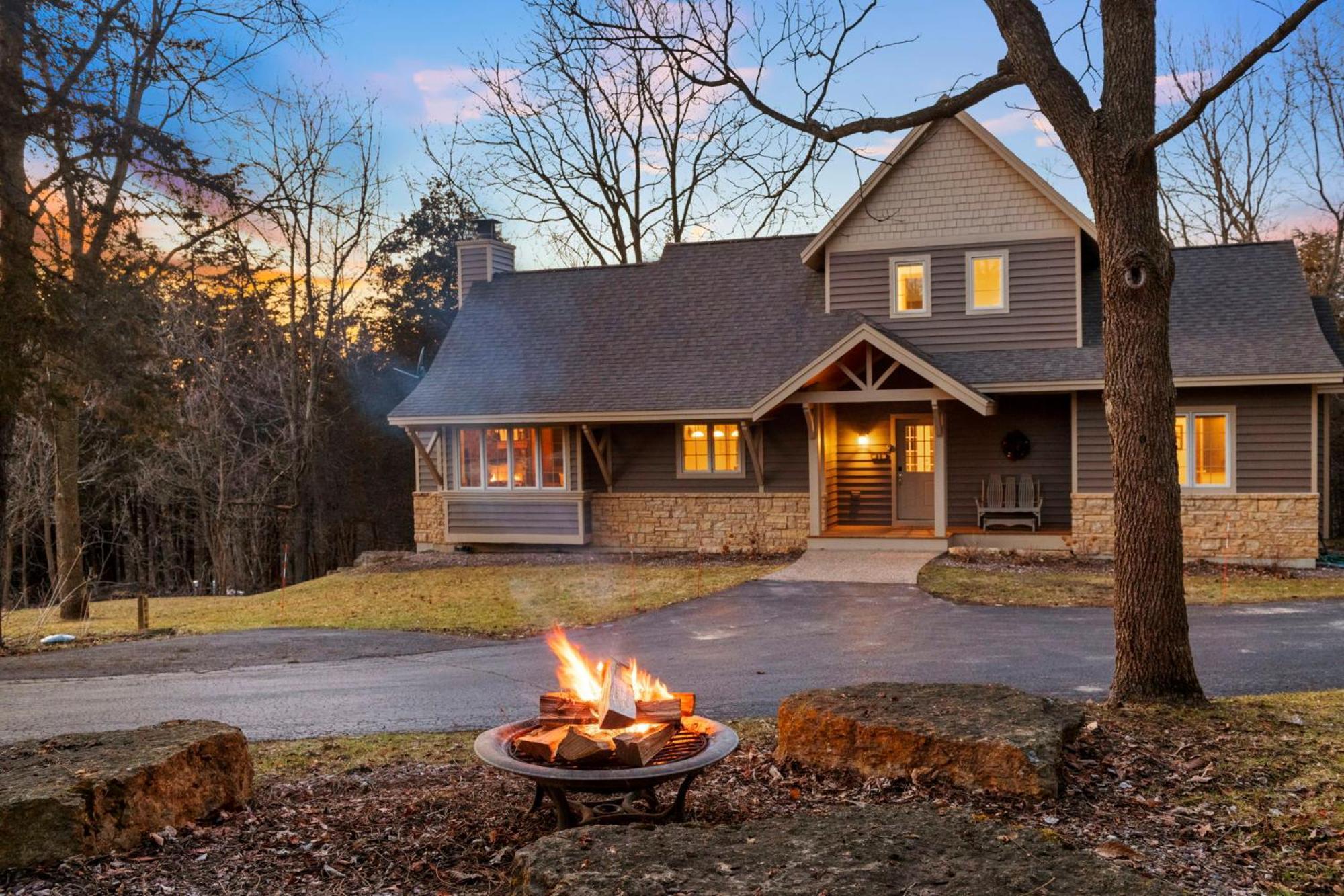 The Lodge, 'North Woods' Style, Boutique Galena Getaway! エクステリア 写真