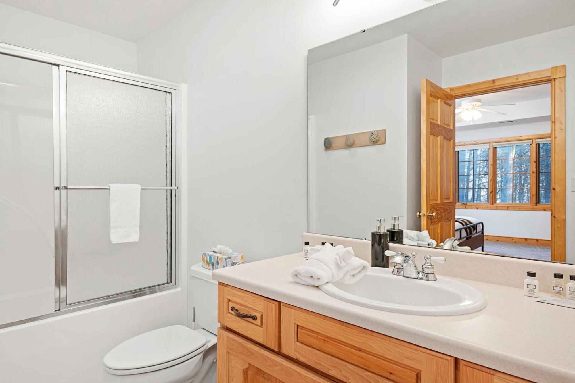 The Lodge, 'North Woods' Style, Boutique Galena Getaway! エクステリア 写真