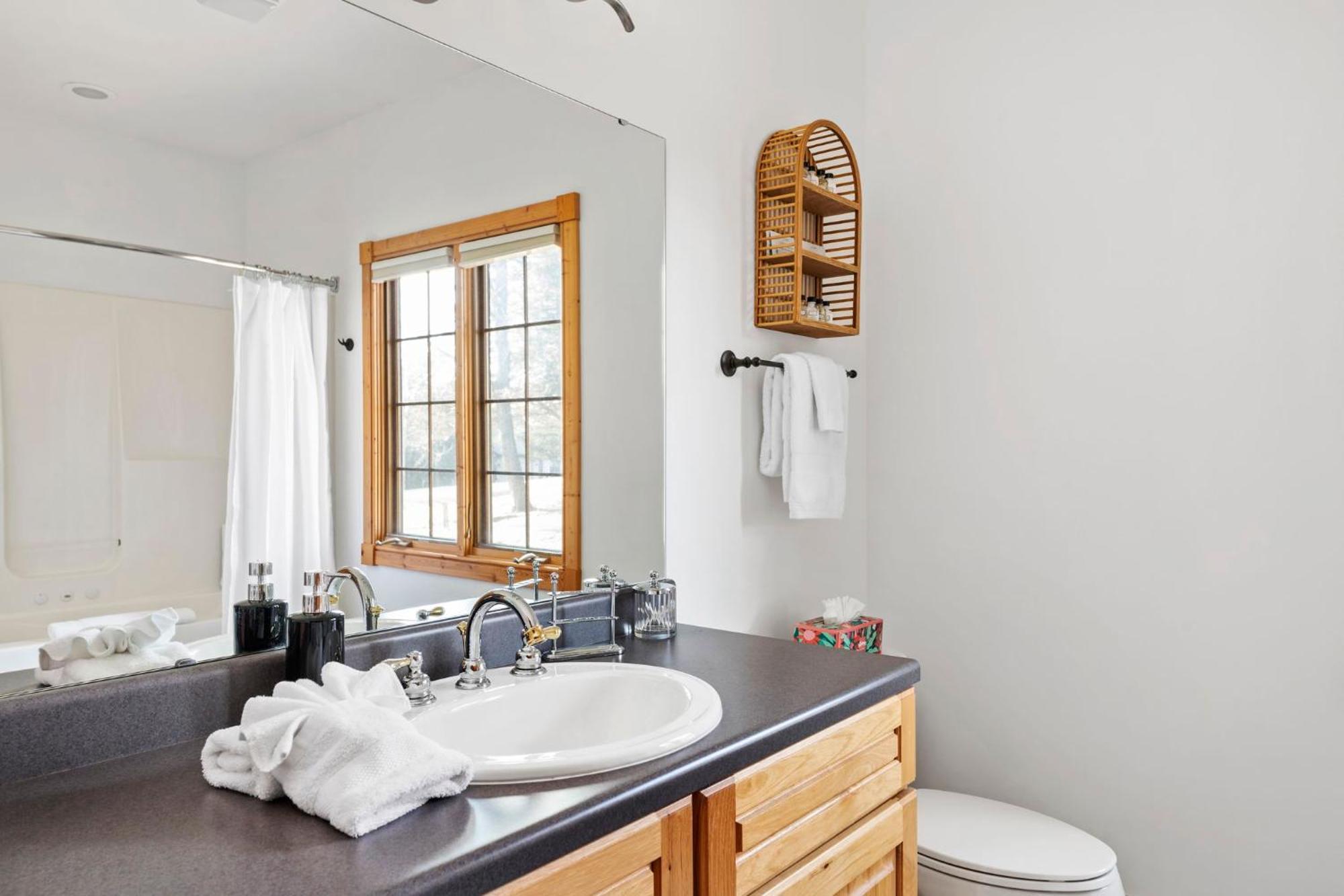 The Lodge, 'North Woods' Style, Boutique Galena Getaway! エクステリア 写真